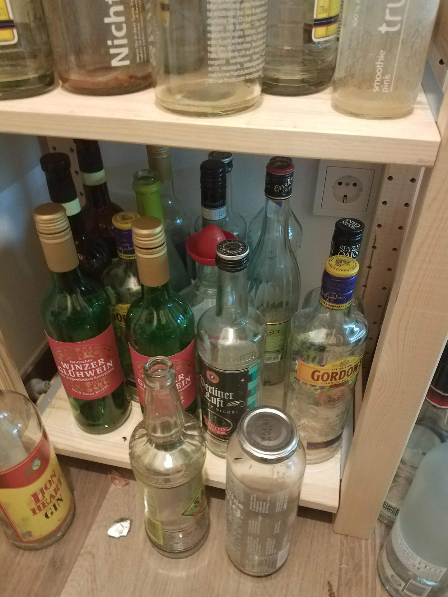 Drei Kisten Leergut blieben zurück.