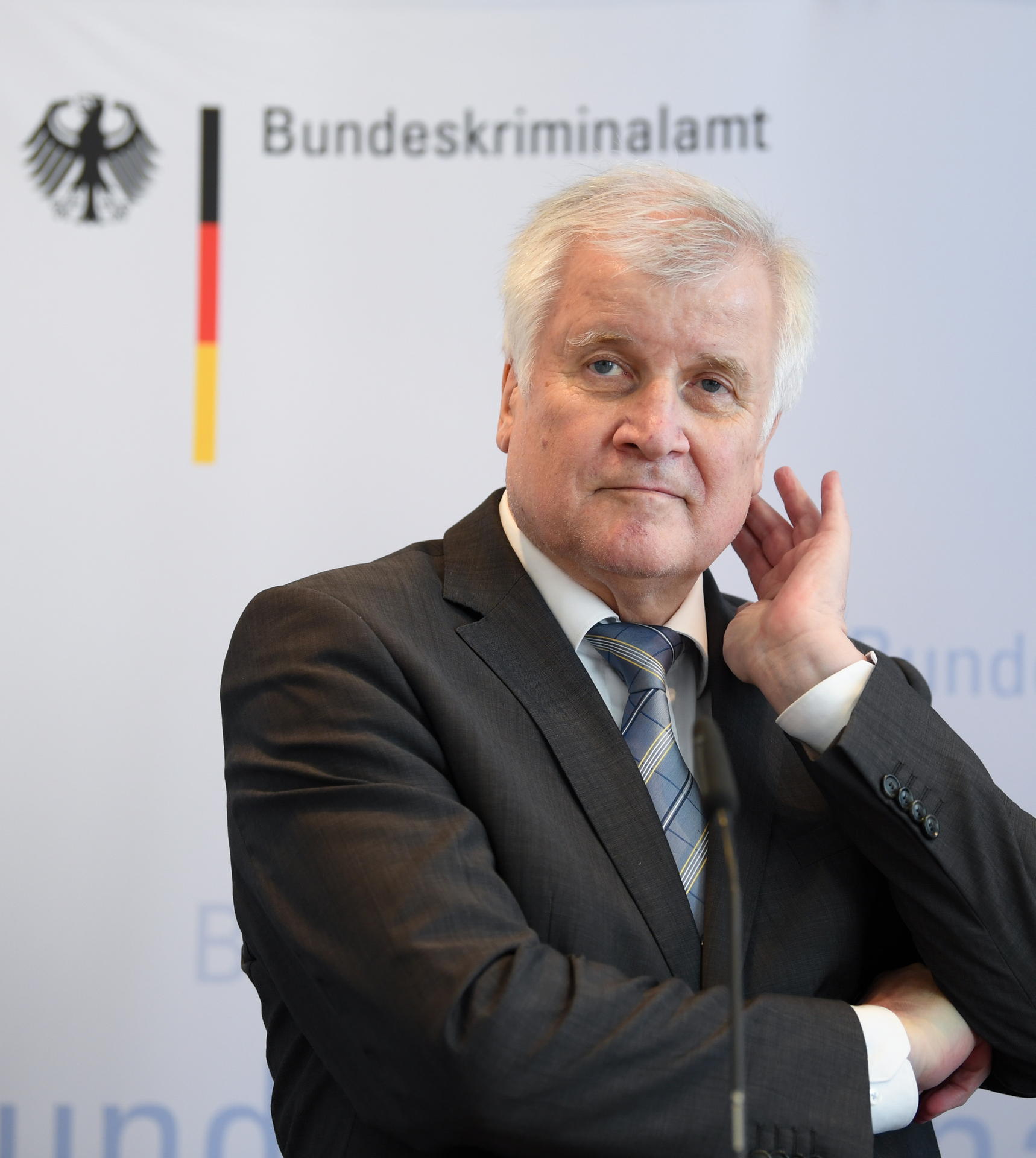 Image - Mensch Chin Meyer: Horst Seehofer hat eine Schraube locker