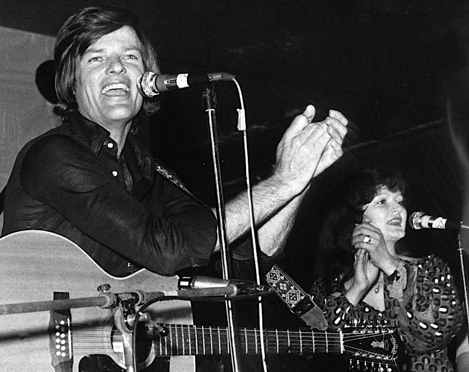Dean Reed, wie man ihn und seine Auftritte in der DDR liebte. Der „Rote Elvis“ wäre jetzt 80 Jahre alt geworden. 