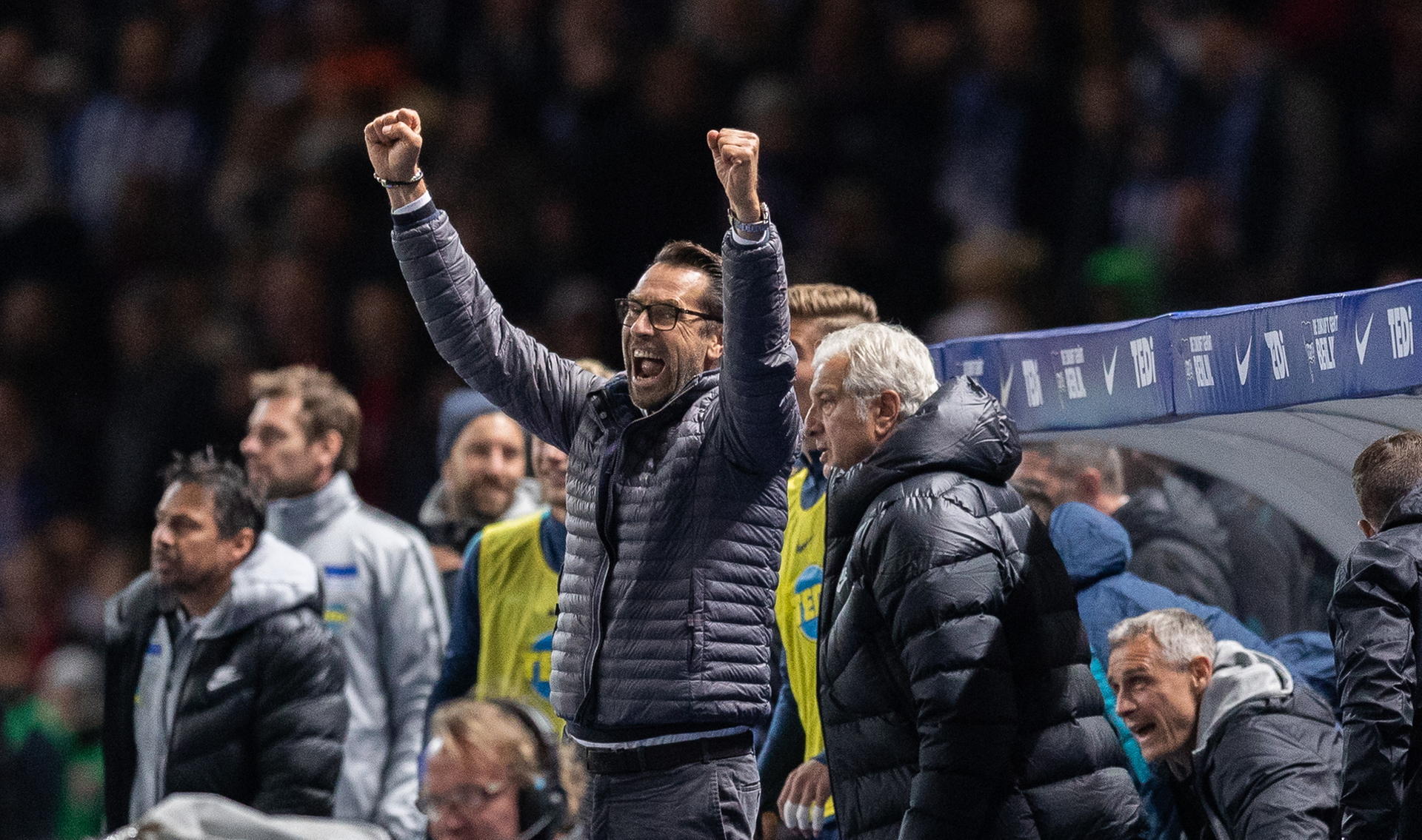 Jubelte nach Abpfiff ausgelassen wie selten: Hertha-Manager Michael Preetz.