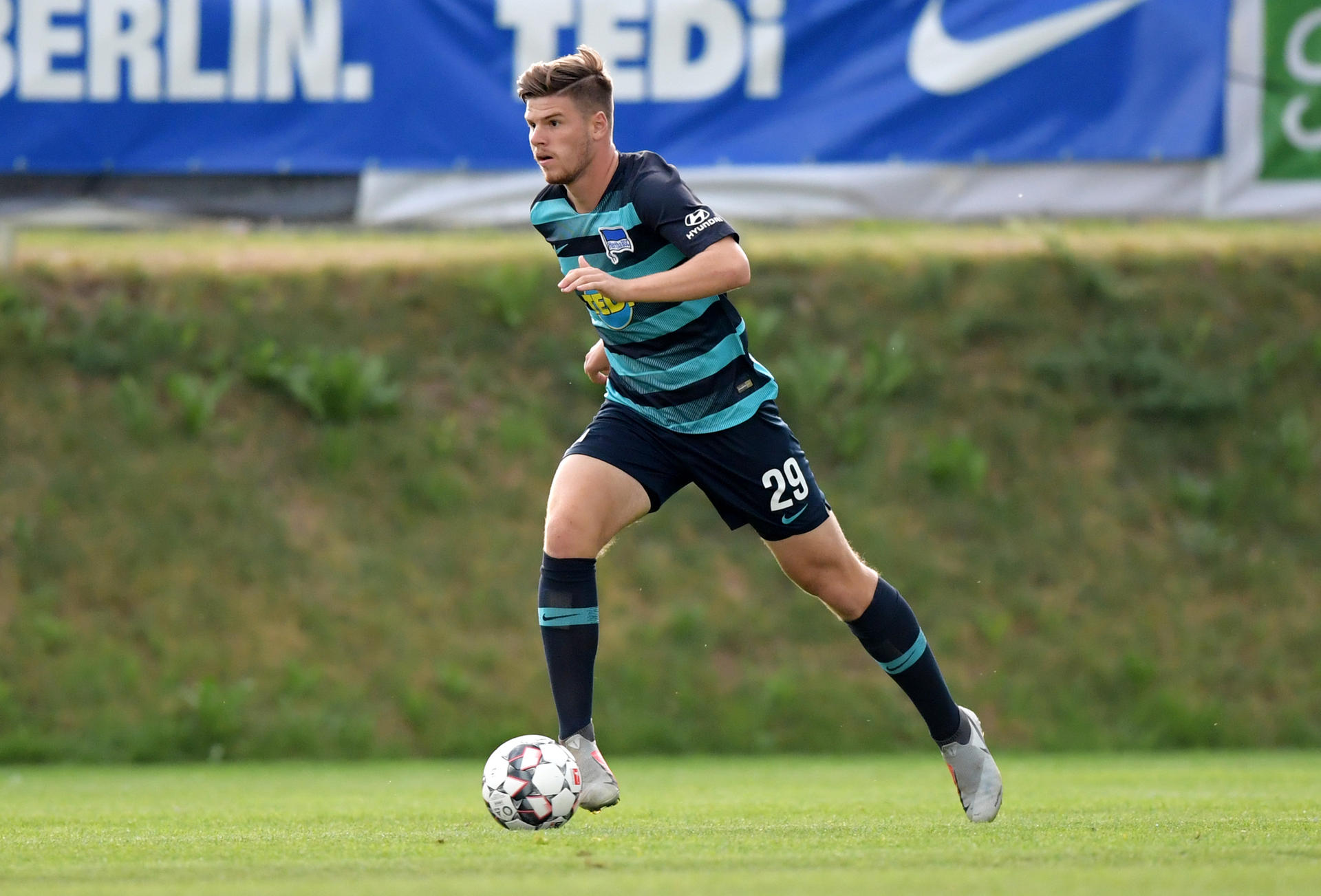 Seit 2005 verteidigt Florian Baak (19) für die Blau-Weißen. 