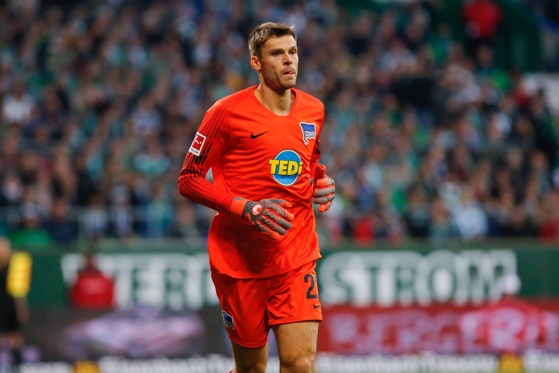 Rune Jarstein leidet an einem Bluterguss im Oberschenkel, musste gegen Bremen in der Halbzeit ausgewechselt werden.