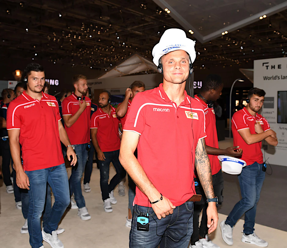 Rafal Gikiewicz albert auf der IFA.
