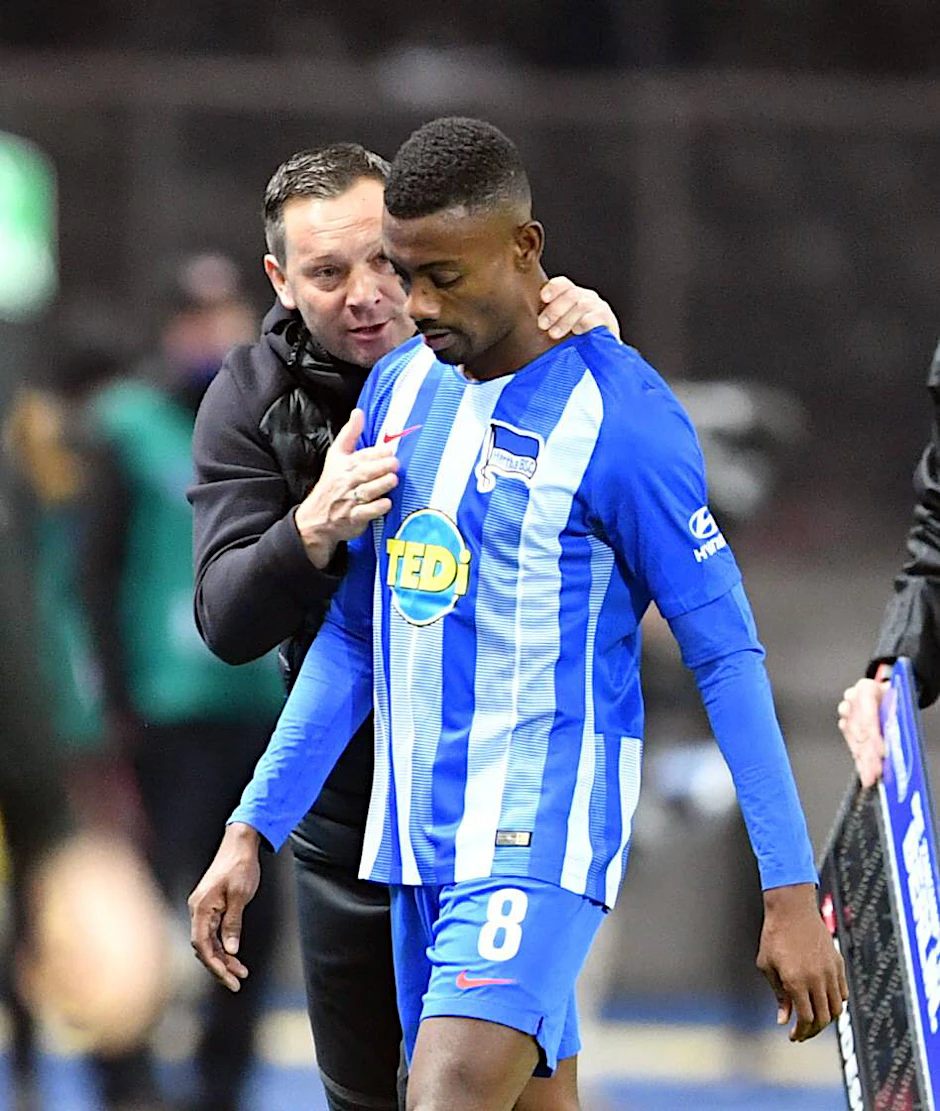 Trainer Pal Dardai war sofort bei Salomon Kalou.