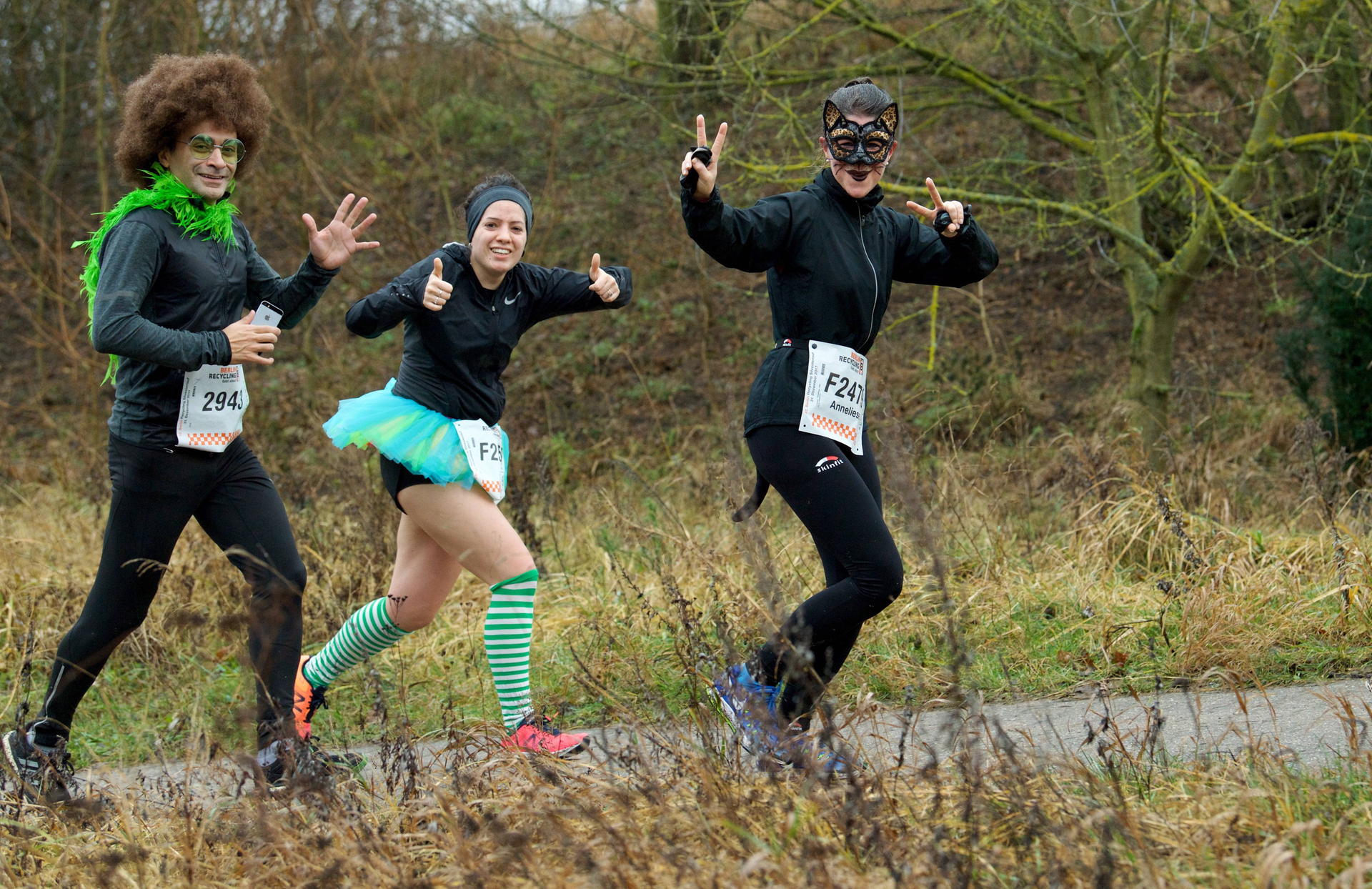 Beim Silvesterlauf verkleiden sich die Teilnehmer gern bunt und verrückt.