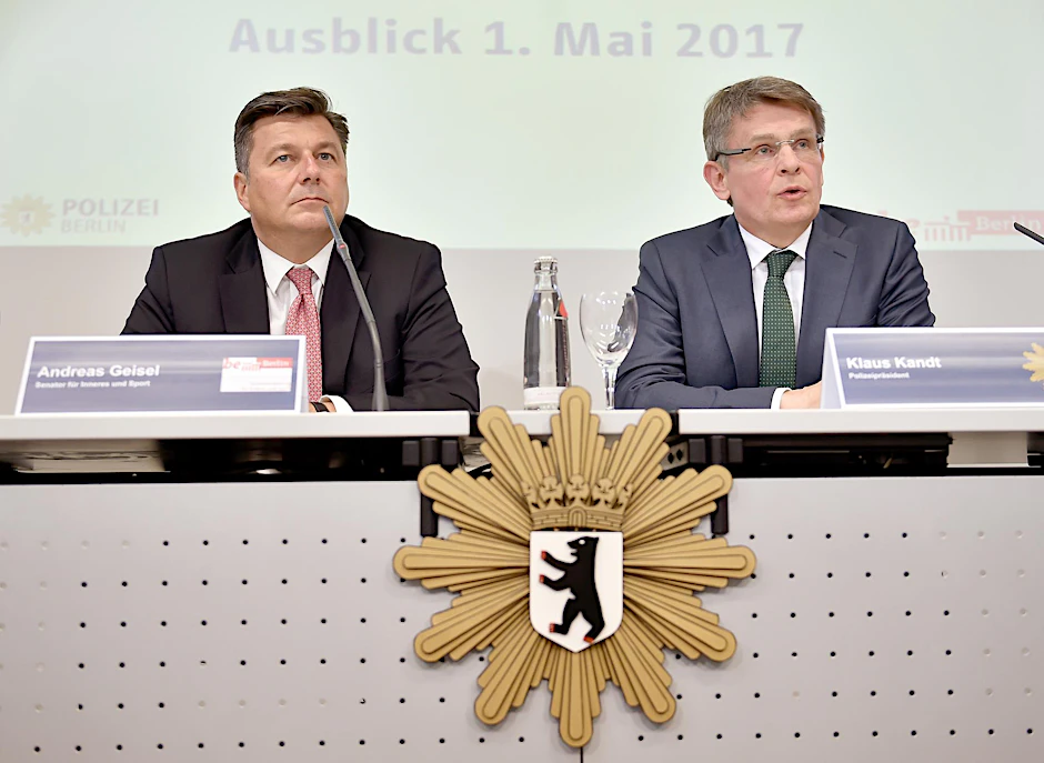 Kein leichtes Verhältnis: Innensenator Andreas Geisel (l, SPD) und Berlins ehemaliger Polizeipräsident Klaus Kandt (Archivbild).