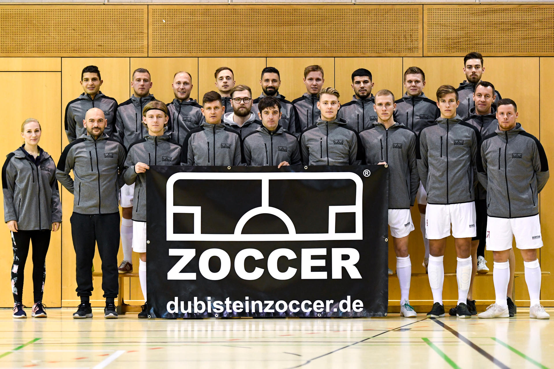 Das stolze Futsal-Team mit Coach Roman Kassarnig (vorne links). Die Sportart wird in Deutschland immer populärer. 