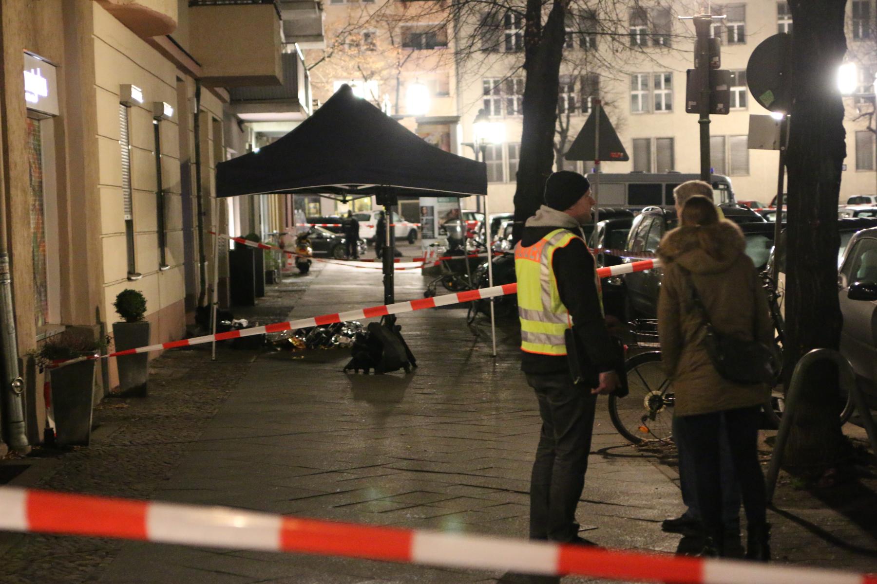 In Charlottenburg ist ein Mann auf offener Straße erschossen worden. 