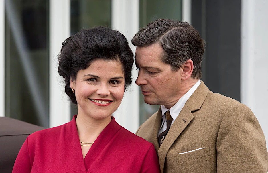 Verleger-Ehepaar: Aenne Burda (Katharina Wackernagel) und Franz Burda (Fritz Karl).