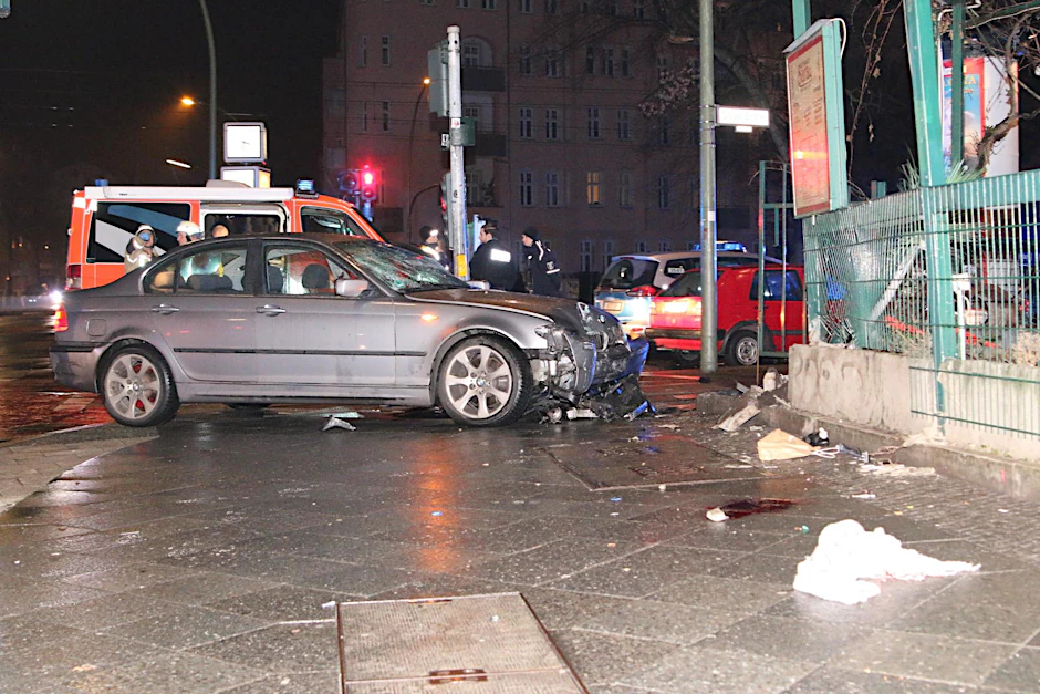 Der Fahrer des BMW blieb unverletzt.