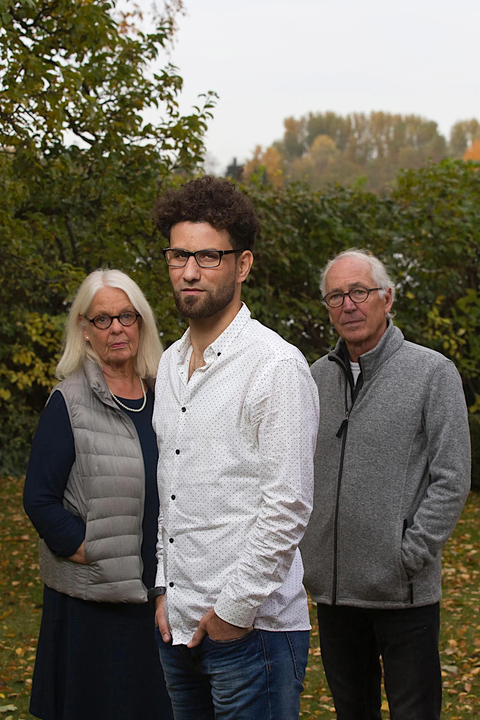 Gabriele Gérard (71) und Hans-Jürgen Siehl (69) helfen Faris, in Deutschland ein neues Leben zu beginnen – gleichzeitig sammeln sie im Netz Spenden. Infos: www.leetchi.com/c/ mein-fernes-elternhaus