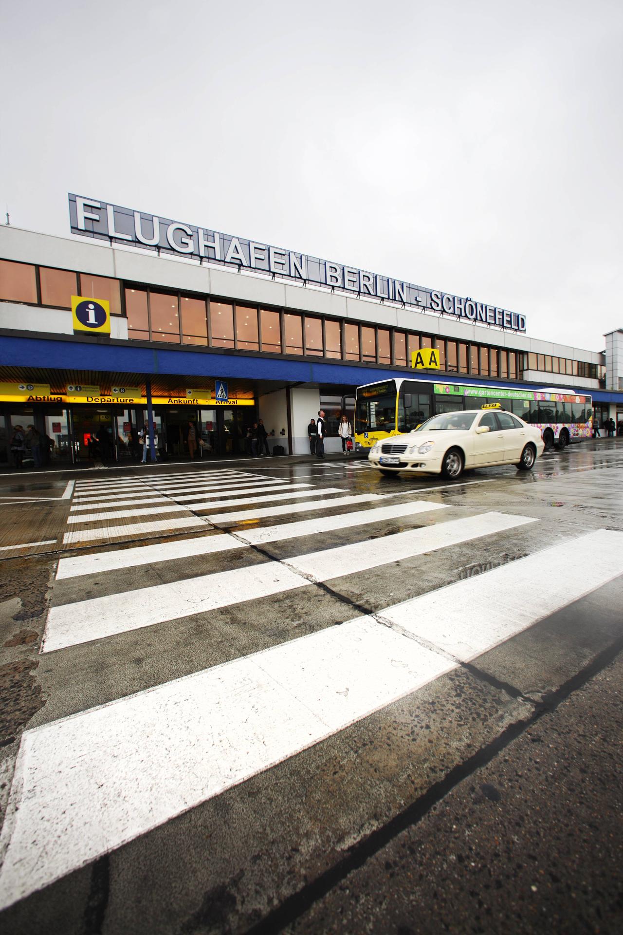 Image - Flughafen Berlin-Schönefeld: Alkoholisierter Grieche gibt fälschlicher Weise vor, Bombe dabei zu haben