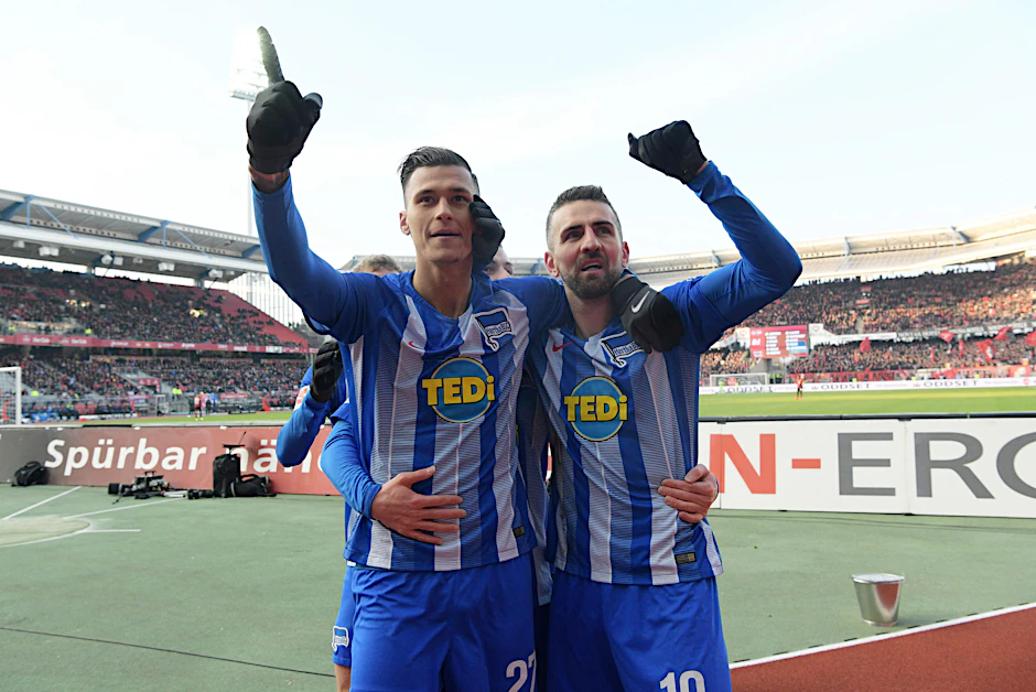Wollen auch gegen Schalke jubeln: Herthas Stürmer Selke (l.) und Ibisevic.