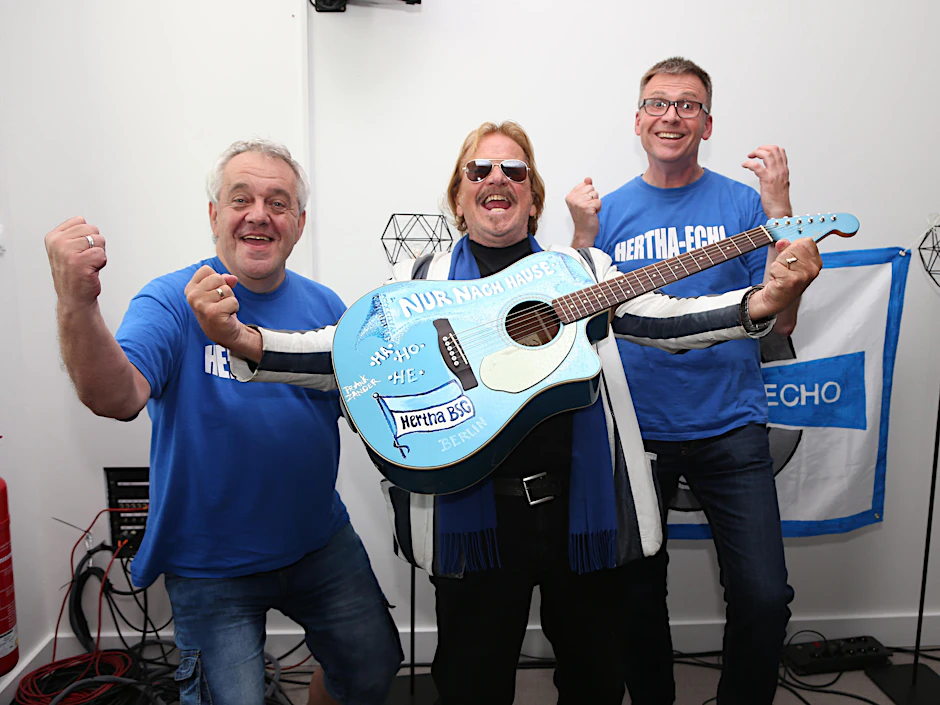 Frank Zander sang auch schon im Studio des Hertha-Echos.