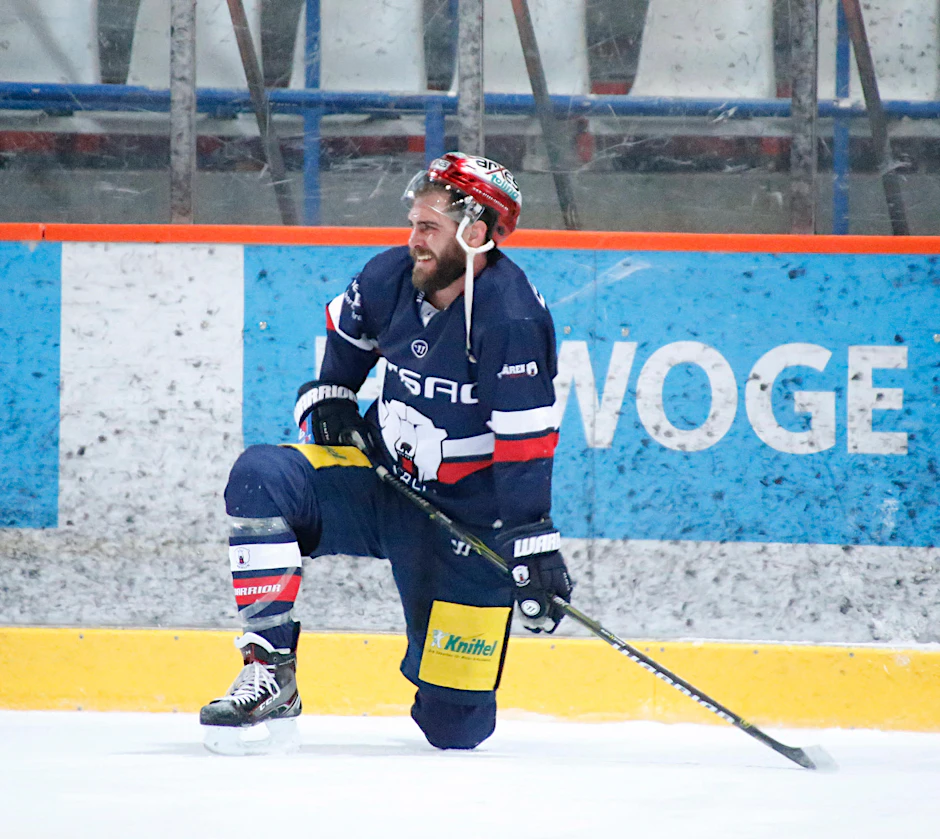 Constantin Braun hat wieder richtig gut lachen, ab sofort steht er wieder im Eisbärenteam.
