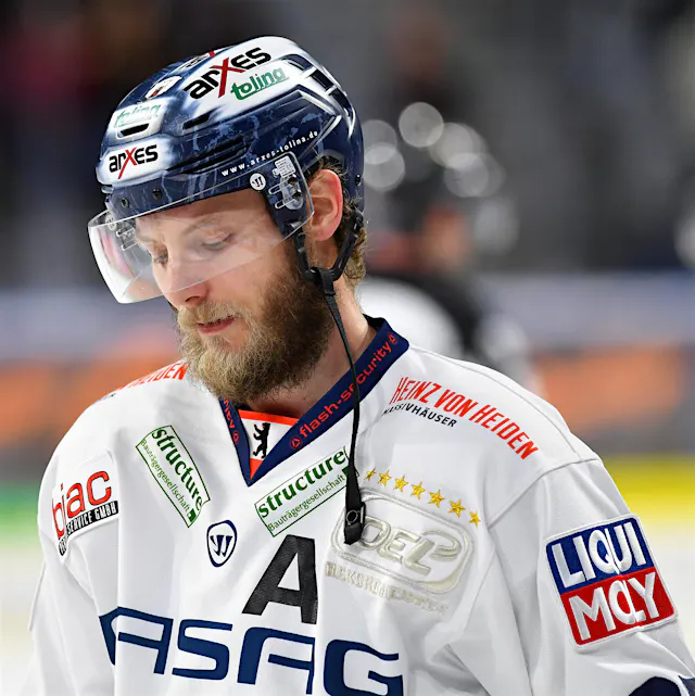Krisenstimmung: Jetzt geht es für die Eisbären Berlin nur noch um Platz zehn