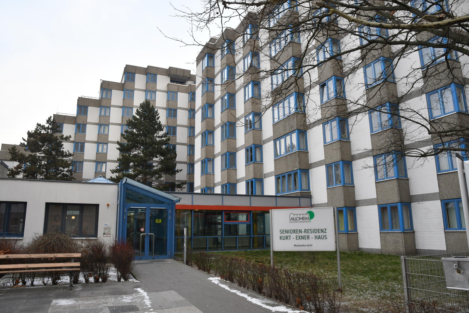 Hier passierte der Sturz. Das Alloheim „Kurt-Exner-Haus“ in der Wutzkyallee in Gropiusstadt.