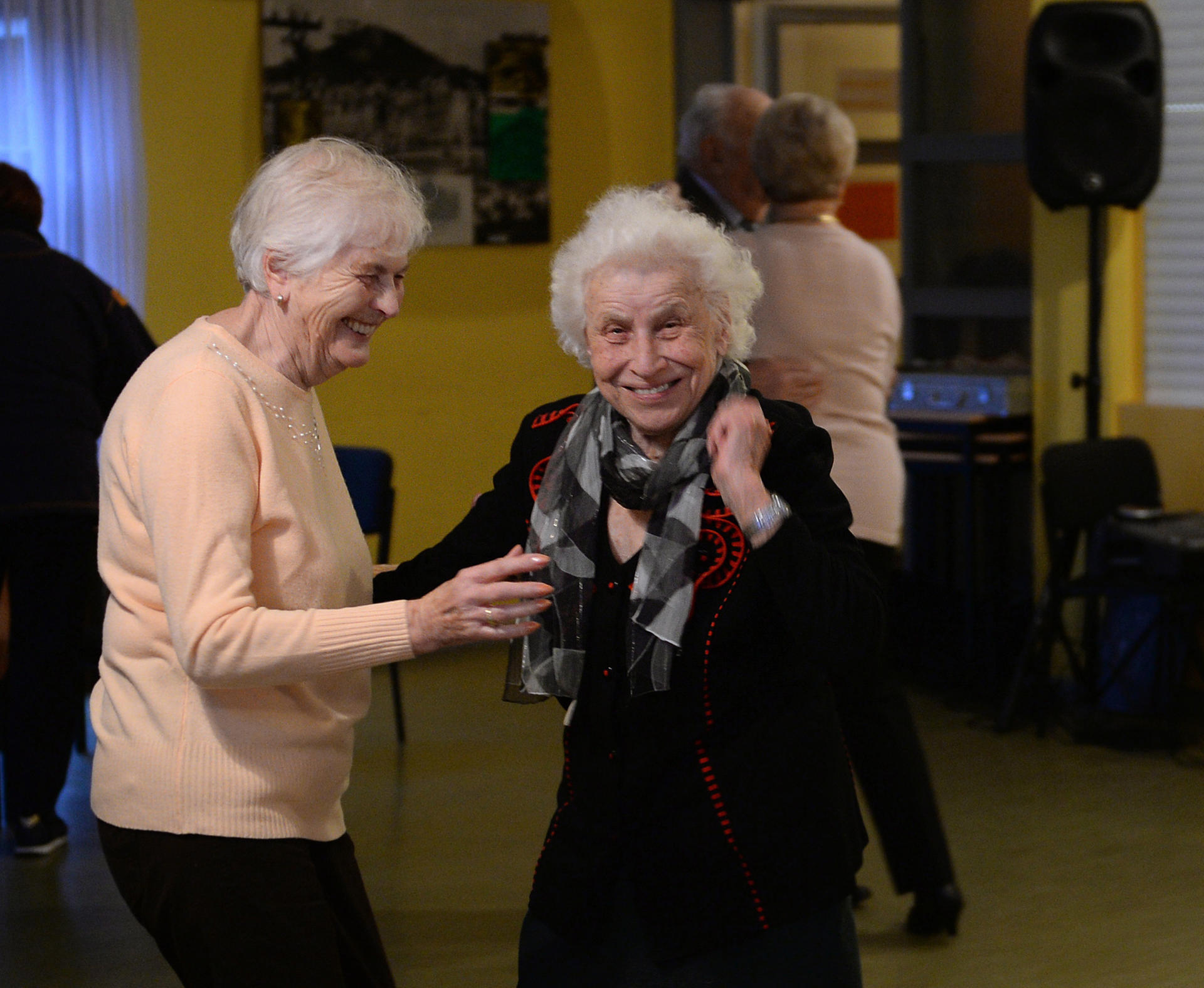 Image - Kiezengel: Darf ich bitten …?