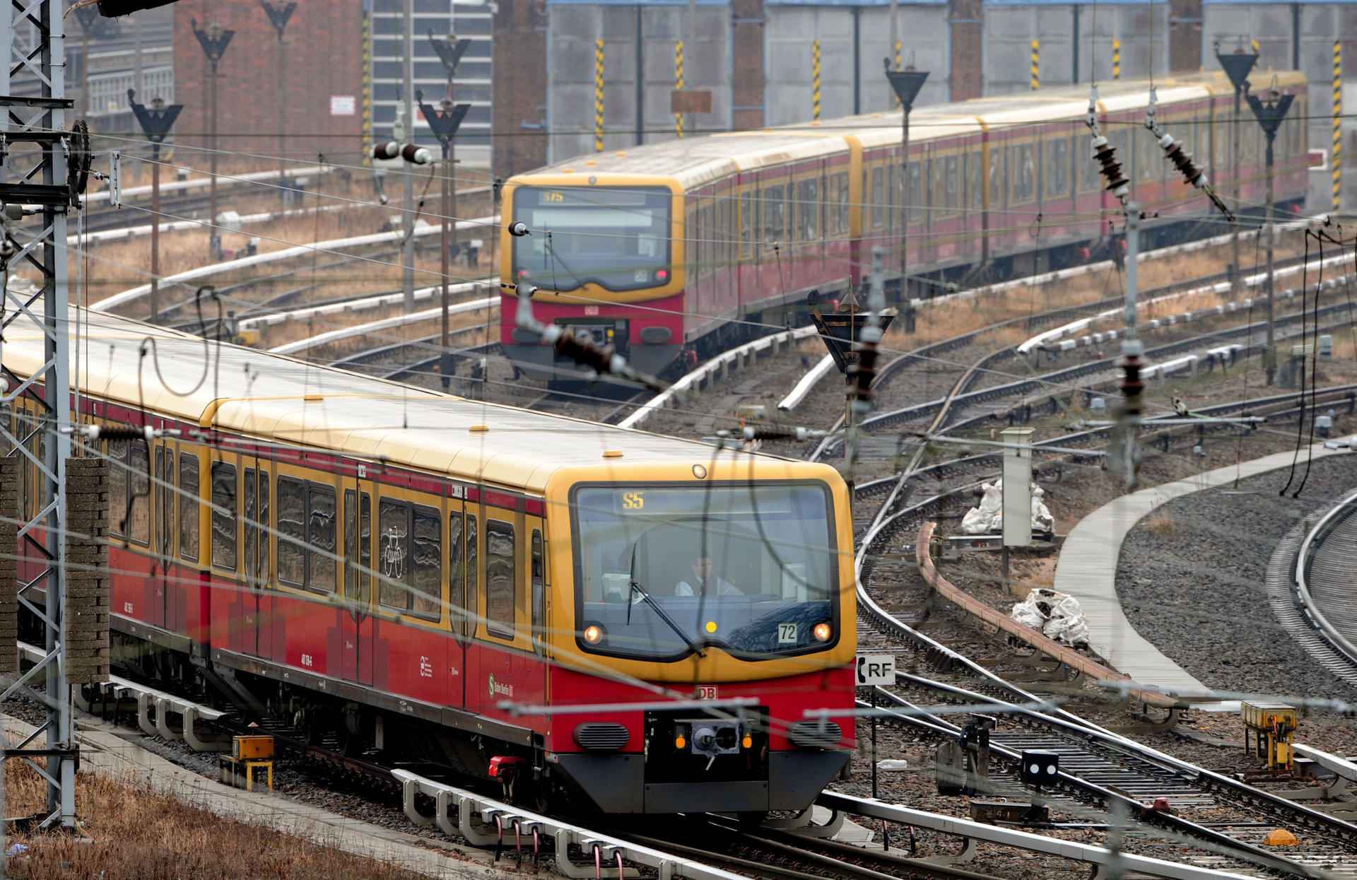 Berliner S Bahn Chaos Ausfälle Und Verspätungen Auf Den Linien S1 S7 S8 Und S85 - ii87ywc