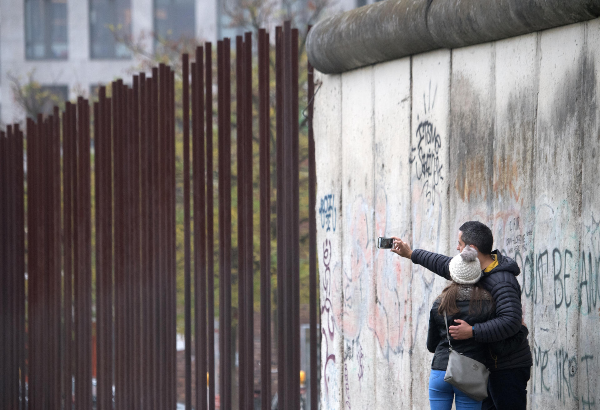 Berliner Mauer: Grenzenlos beliebt sind ihre Reste in Berlin und in der Welt.