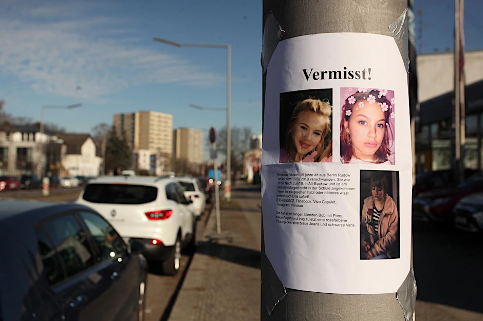Plakat zur Suche nach der vermissten Rebecca.