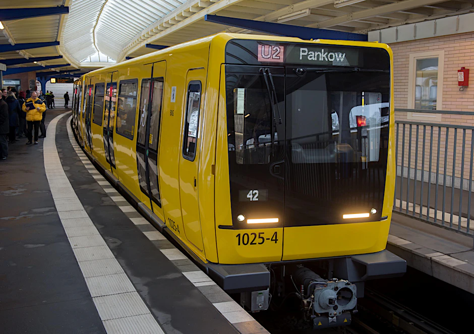 Eine U-Bahn der Linie U2.
