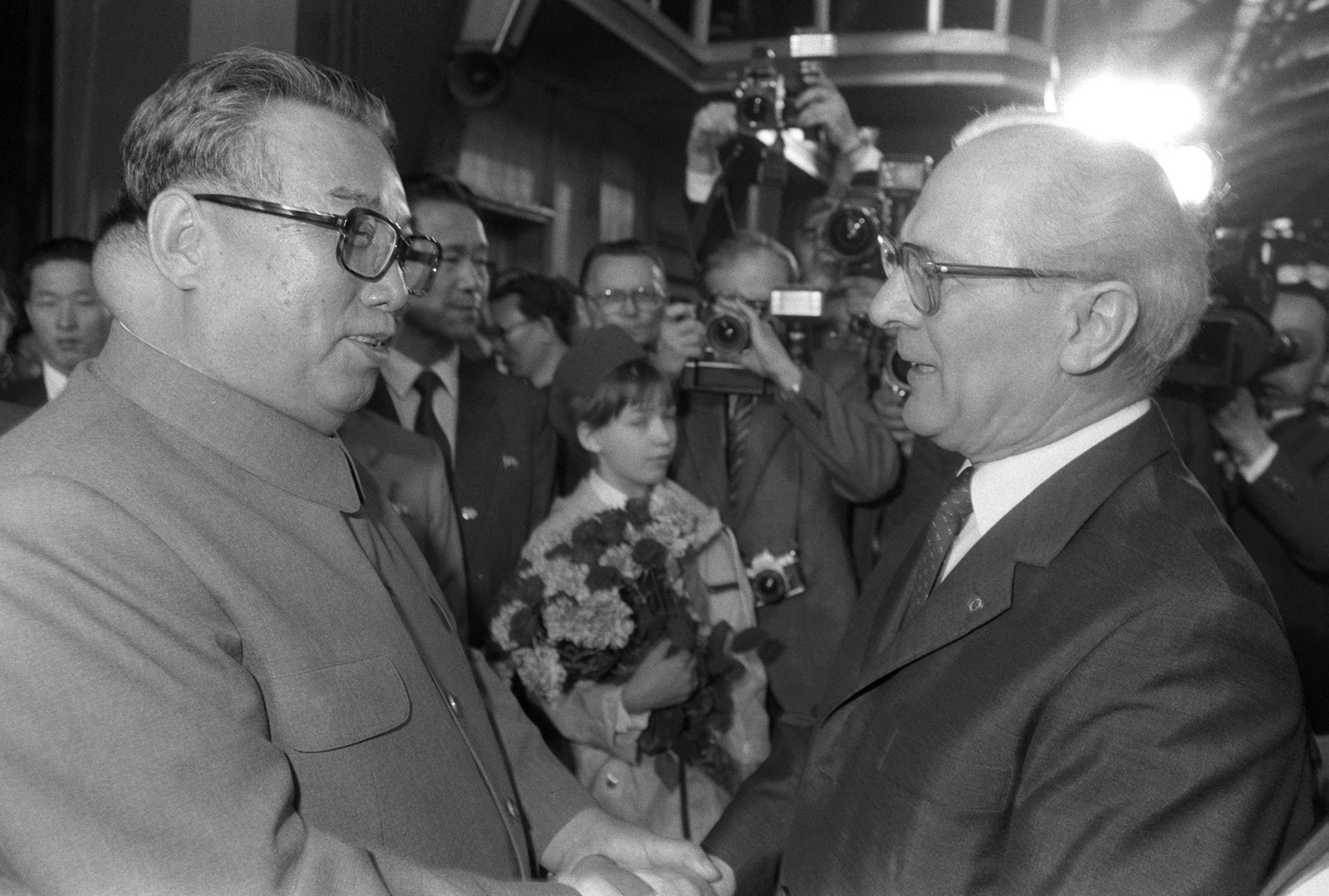 Image - Als Kim Il Sung die DDR besuchte: Wiener Würstchen für einen Diktator