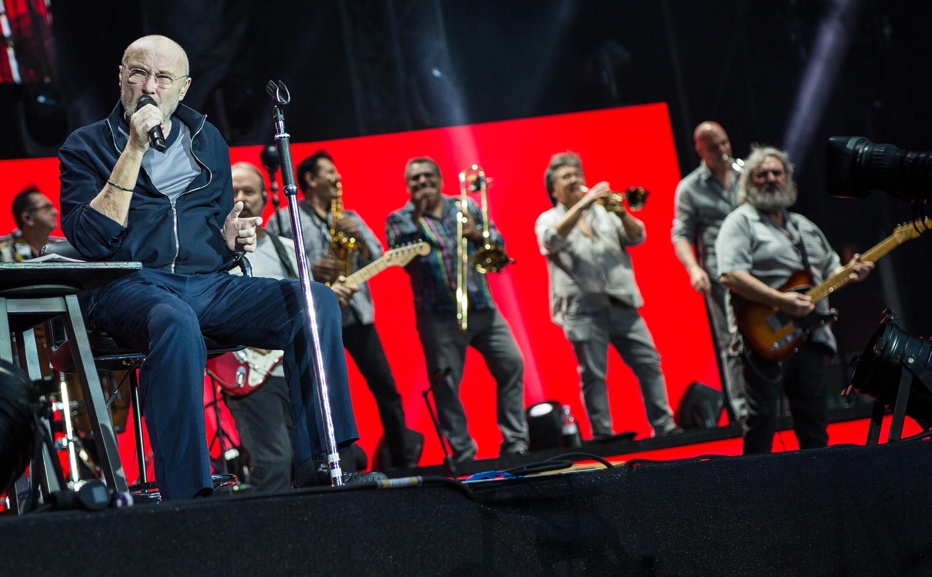 Image - Phil Collins auf seiner Europa-Tour im Olympiastadion Berlin: Eine Legende zerbricht nicht