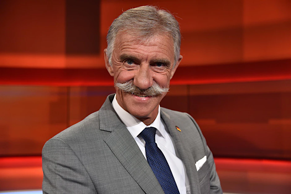 Uwe Junge, AfD-Fraktionsvorsitzender in Rheinland-Pfalz, ist Gast der ARD-Talkshow "hart aber fair".