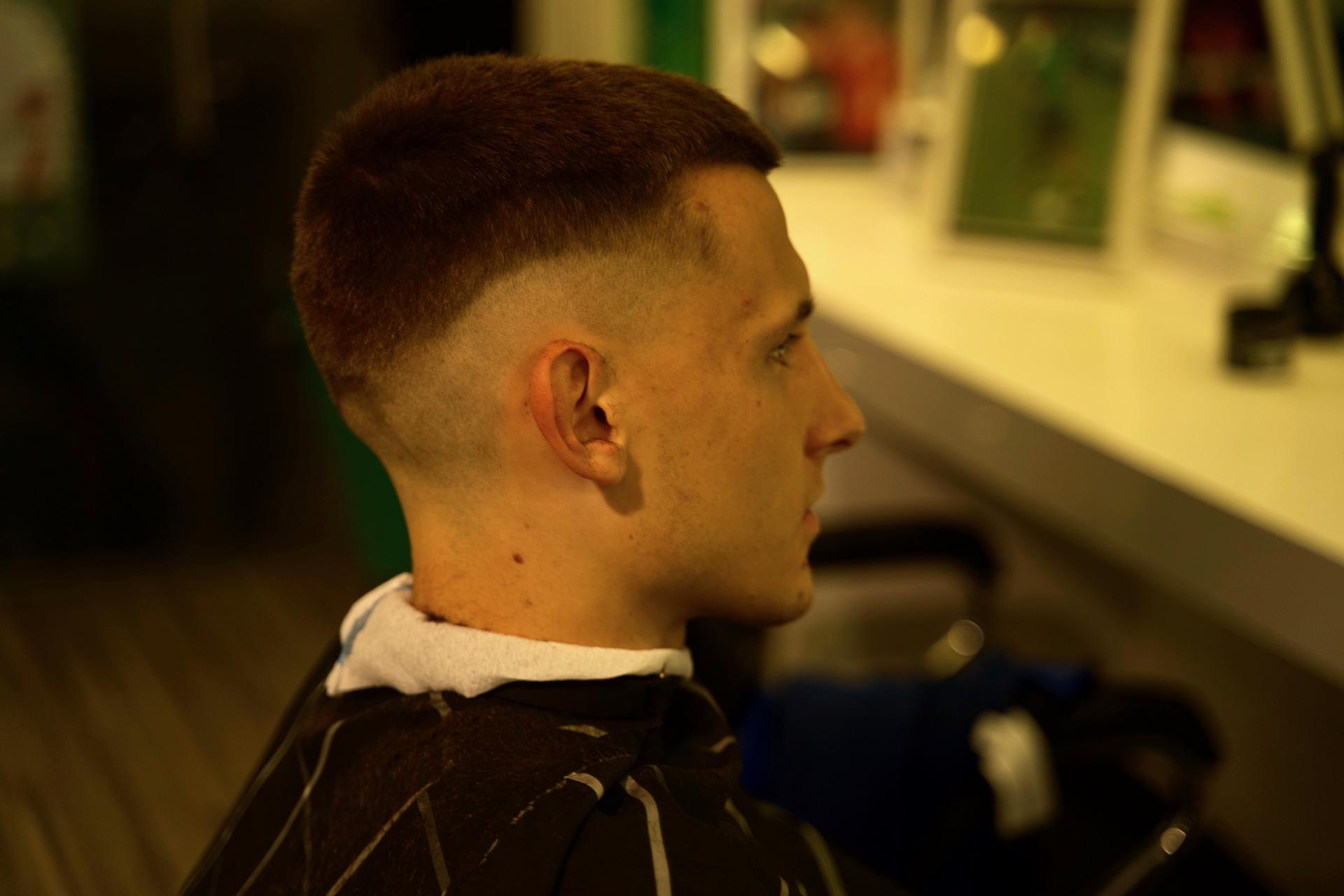 Maxi Eggestein bei Starfriseur Farshad Morlotfi
