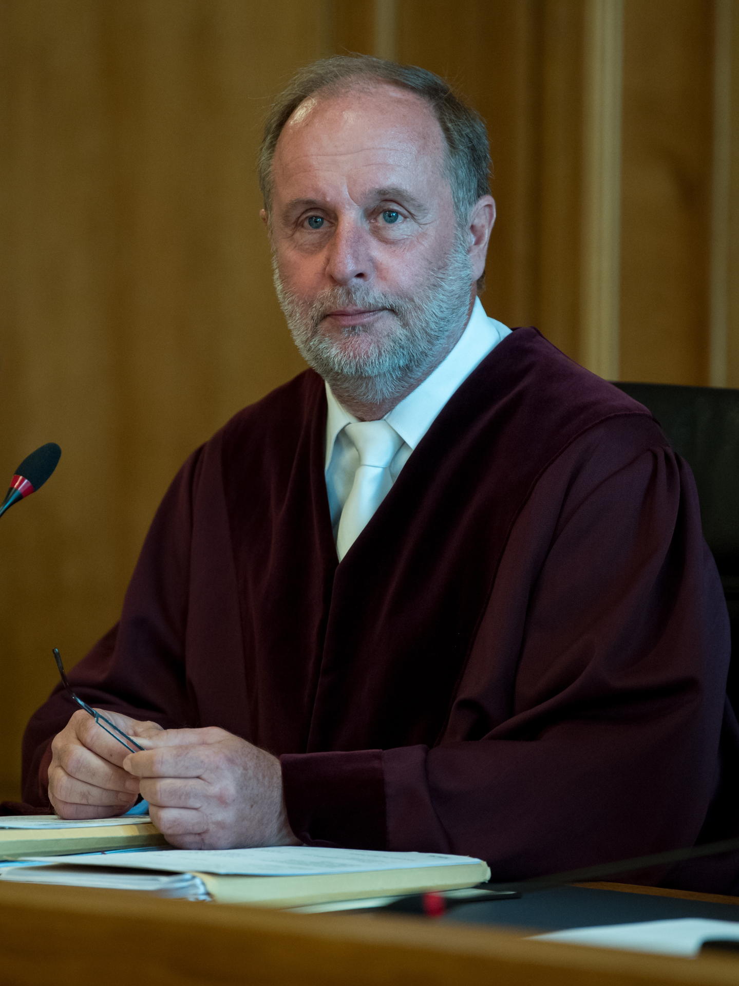 Norbert Mutzbauer ist der Vorsitzende Richter des 5. Strafsenats des Bundesgerichtshofs. Er wird das Urteil verkünden.