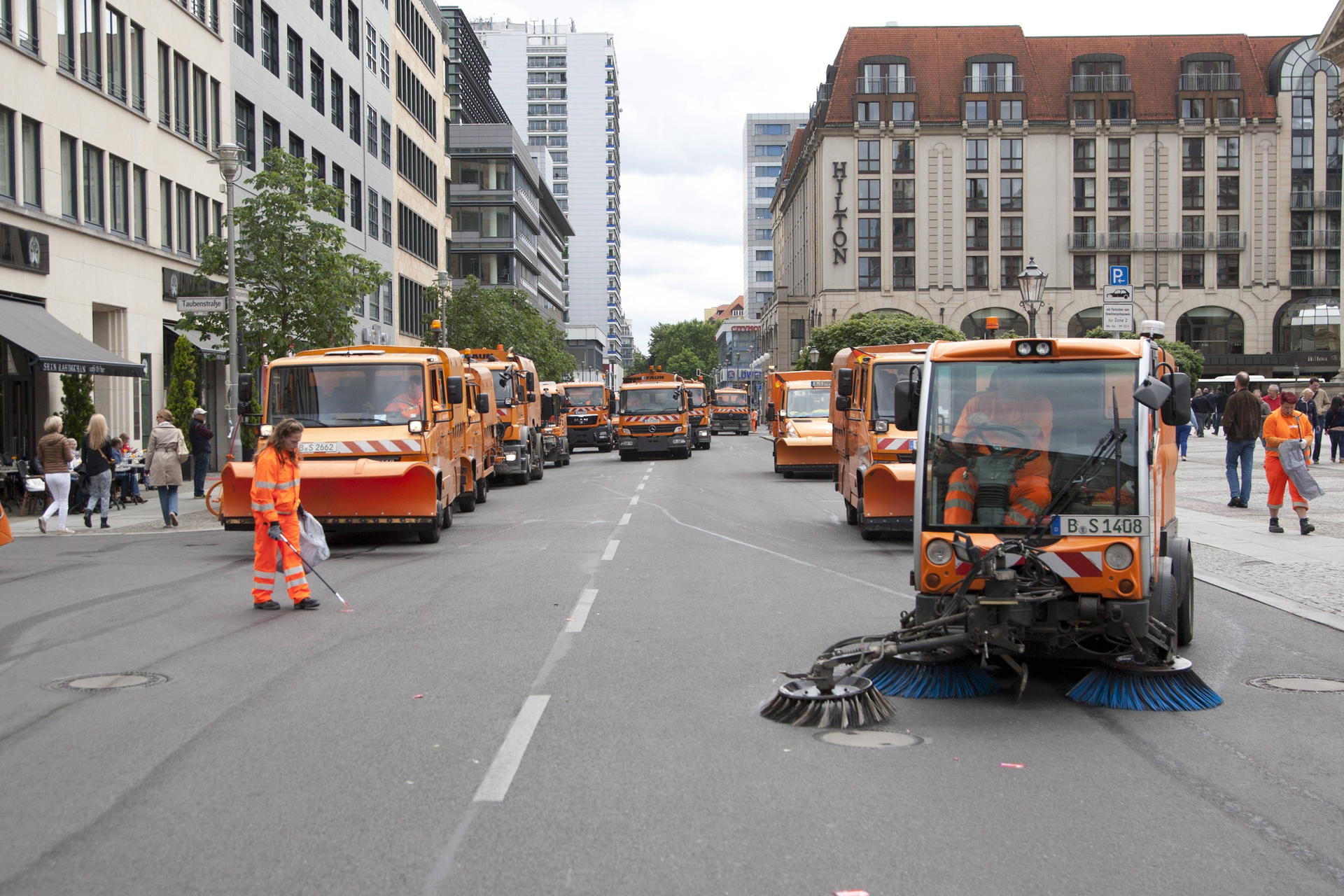 Die BSR reinigt hauptsächlich Straßen, für Parks ist sie ursprünglich nicht zuständig.