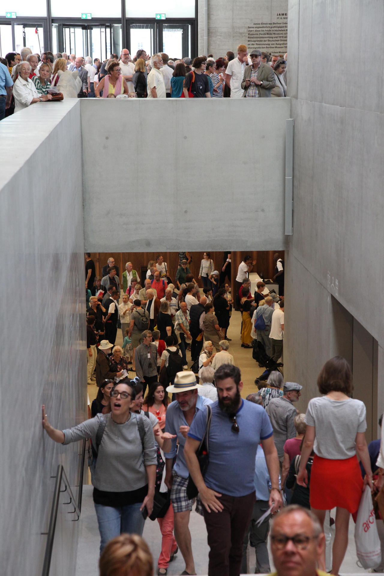 Ordentlich Betrieb am ersten Publikumstag. Der glatte Beton wurde gerne mal angefasst.