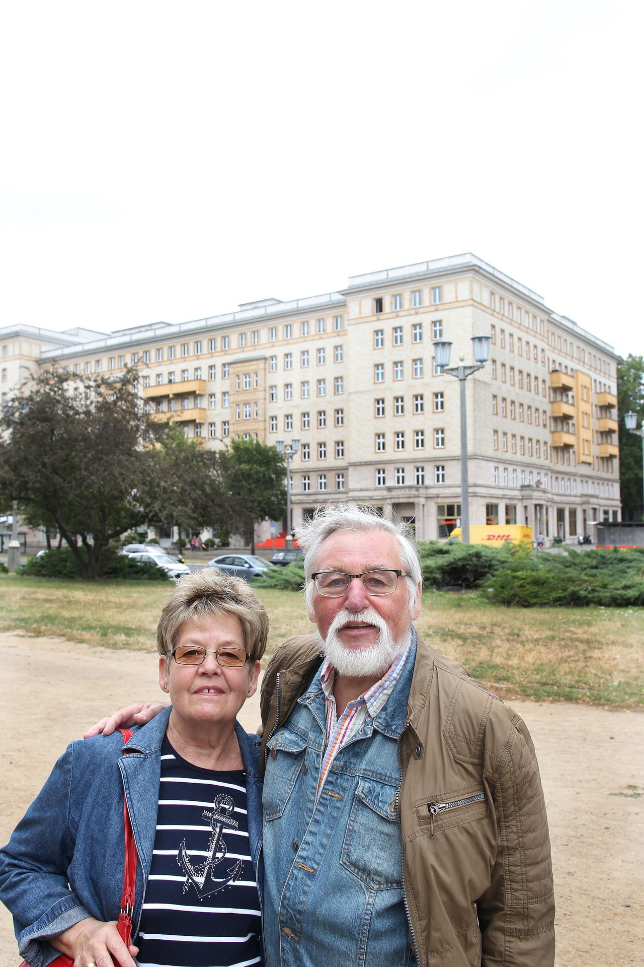 „Für die Betroffenen ist der Rückkauf schön. Das war eine enorme Anstrengung. Doch wir müssen an den Neubau denken“, sagen die Anwohner Lothar und Anita Löffler (81, 75).