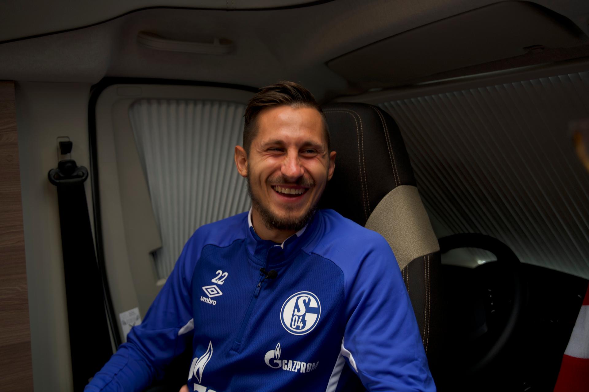 Skrzybski war im ersten Jahr auf Schalke oft verletzt - und hat das Lachen dennoch nicht verloren.