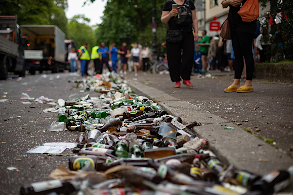 Nicht nur nach Stadtfesten wie dem Karneval der Kulturen ist der Müll ein großes Problem.