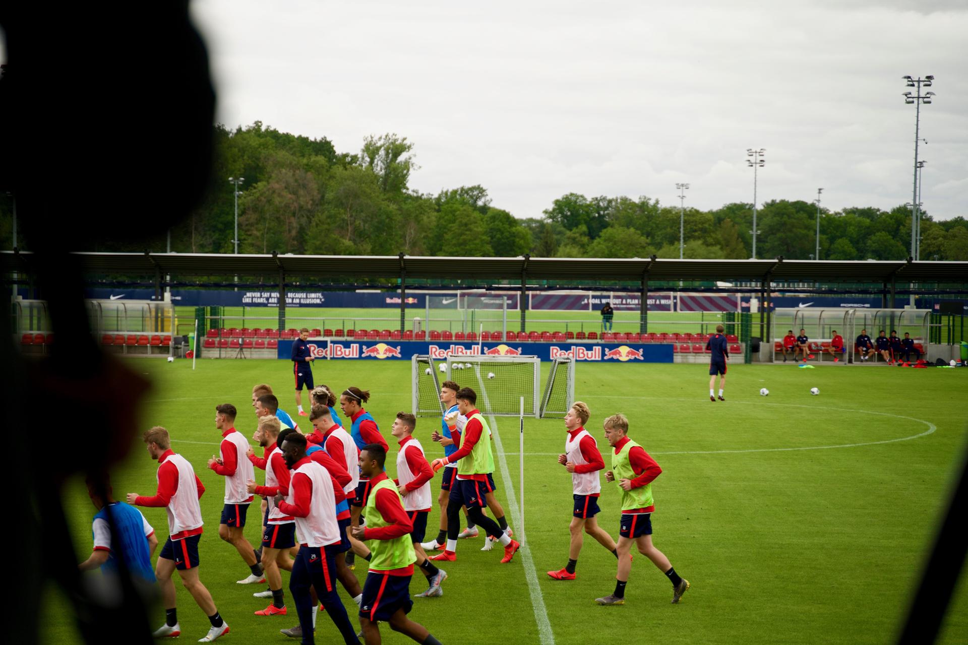 700 Fans kamen zum Trainingsauftakt von RB Leipzig