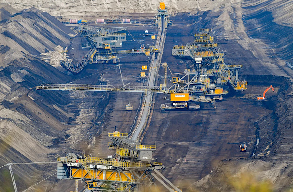 Brandenburg, Grießen: Blick in den Braunkohletagebau Jänschwalde der Lausitz Energie Bergbau AG.