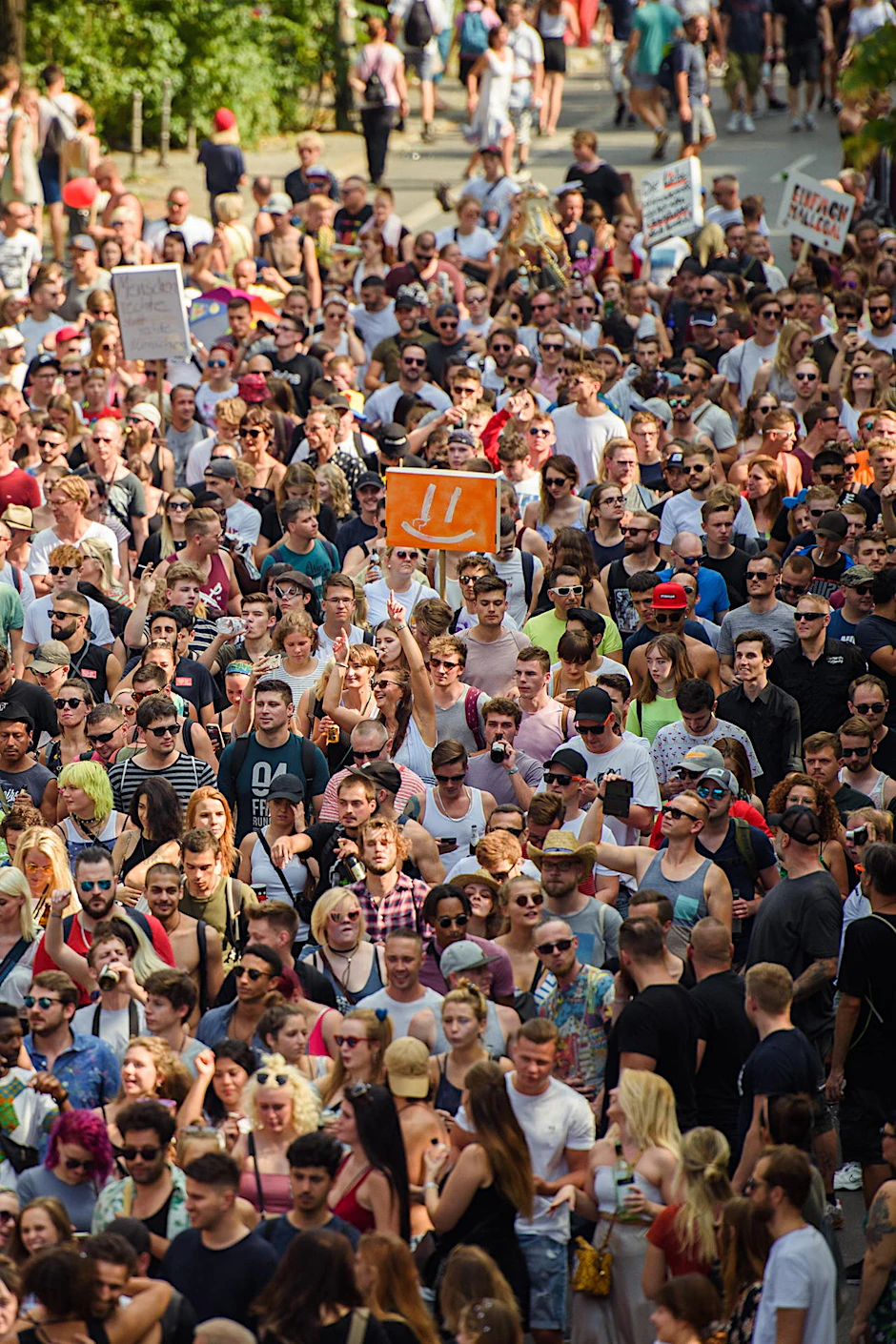 Mehrere Tausend Teilnehmer waren beim "Zug der Liebe" in Berlin mit dabei.