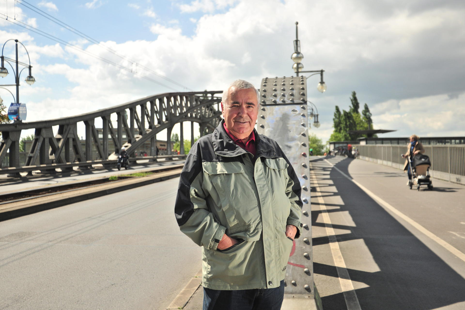 Mauerfall-Chronik: Harald Jäger an der Bornholmer Brücke. 
