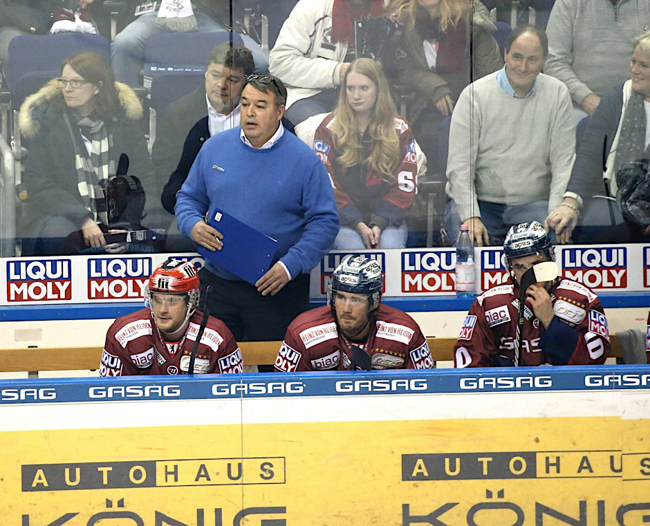 Stéphane Richer musste als Interimstrainer am Ende der Saison feststellen, dass er als Sportchef keinen optimalen Kader zusammengestellt hatte.