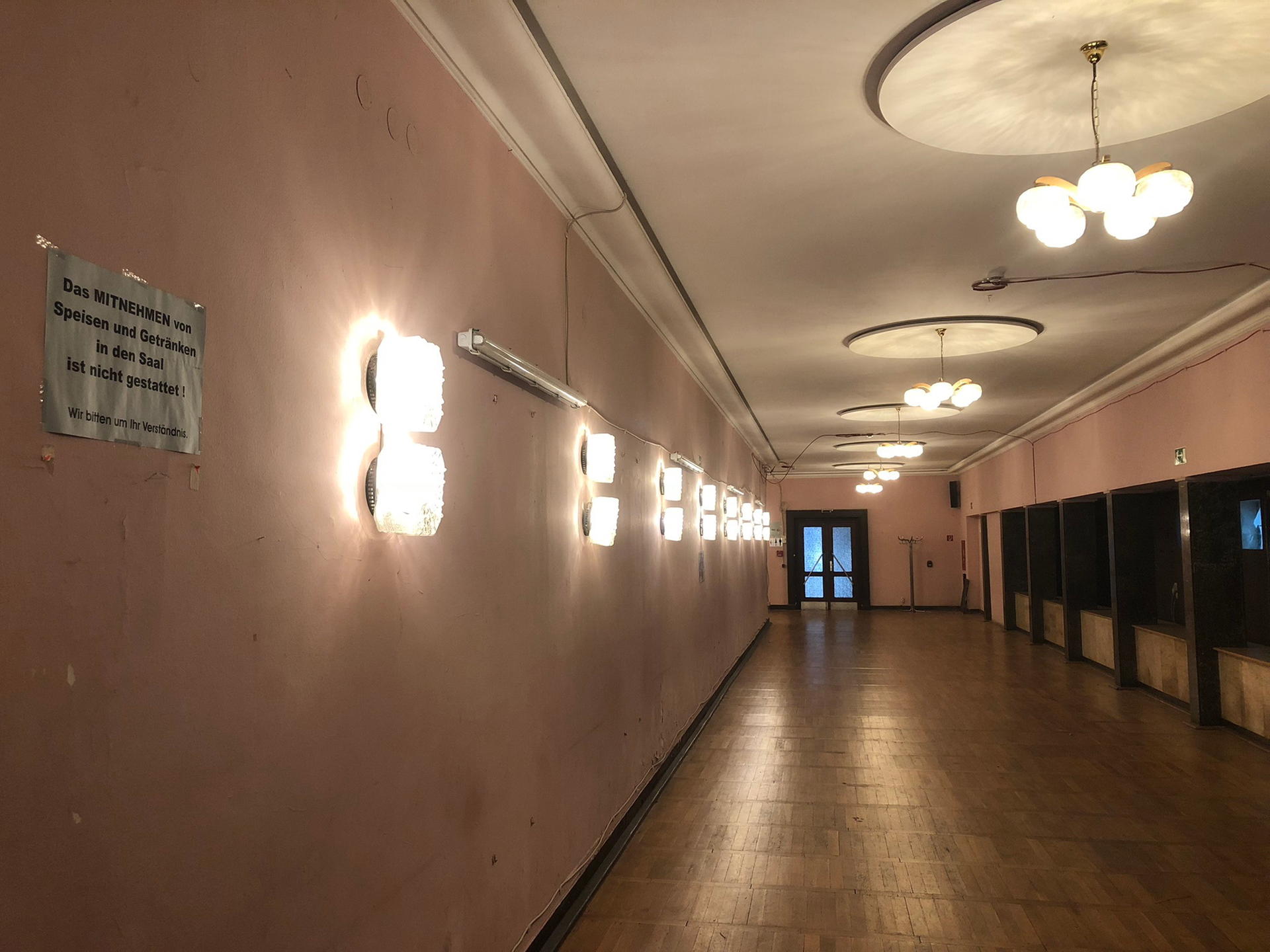 Theater in Karlshorst: Das Foyer der „Russenoper“ muss saniert werden.