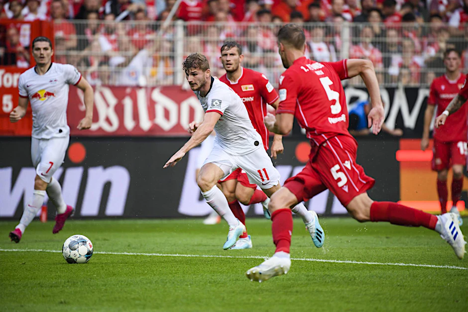 Timo Werner trifft zum 0:3 für Leipzig.