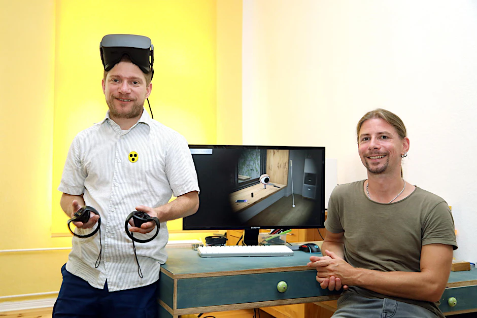 Michel Roever (l.) leidet seit seiner Kindheit an einer Netzhauterkrankung. Mit seinem Bruder Hannes entwickelte er den Simulator.
