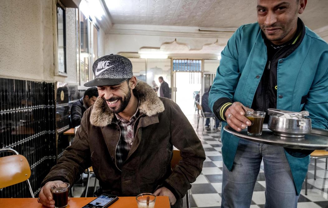 Badia Bahrouni saß oft mit Anis Amri hier. Er kannte ihn gut, sie tranken zusammen Kaffee oder Bier. 