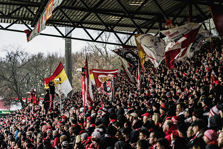 Die Waldseite, wo Unions aktive Fans stehen.
