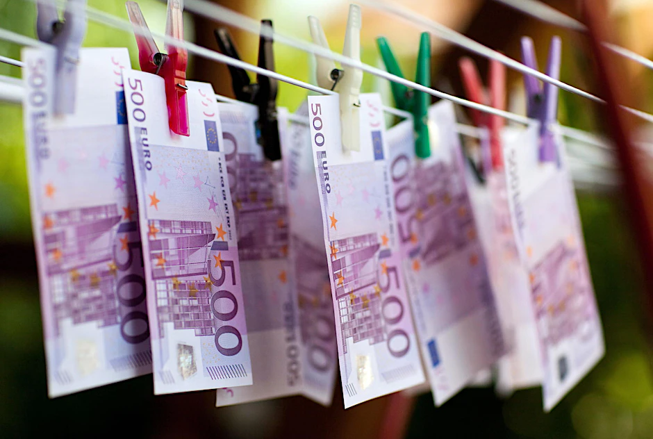 Die Zahl der Fälle, in denen Geldwäsche vermutet wird, steigt rasant. Aktuell gibt es bundesweit 60.000 bis 70.000 Verdachtsfälle (Symbolbild).