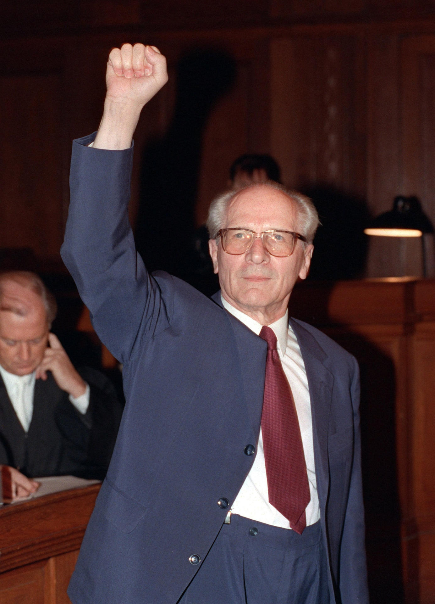 Erich Honecker konnte nicht ahnen, dass die SED-Kohle eines Tages für Kinderspielplätze ausgegeben wird.
