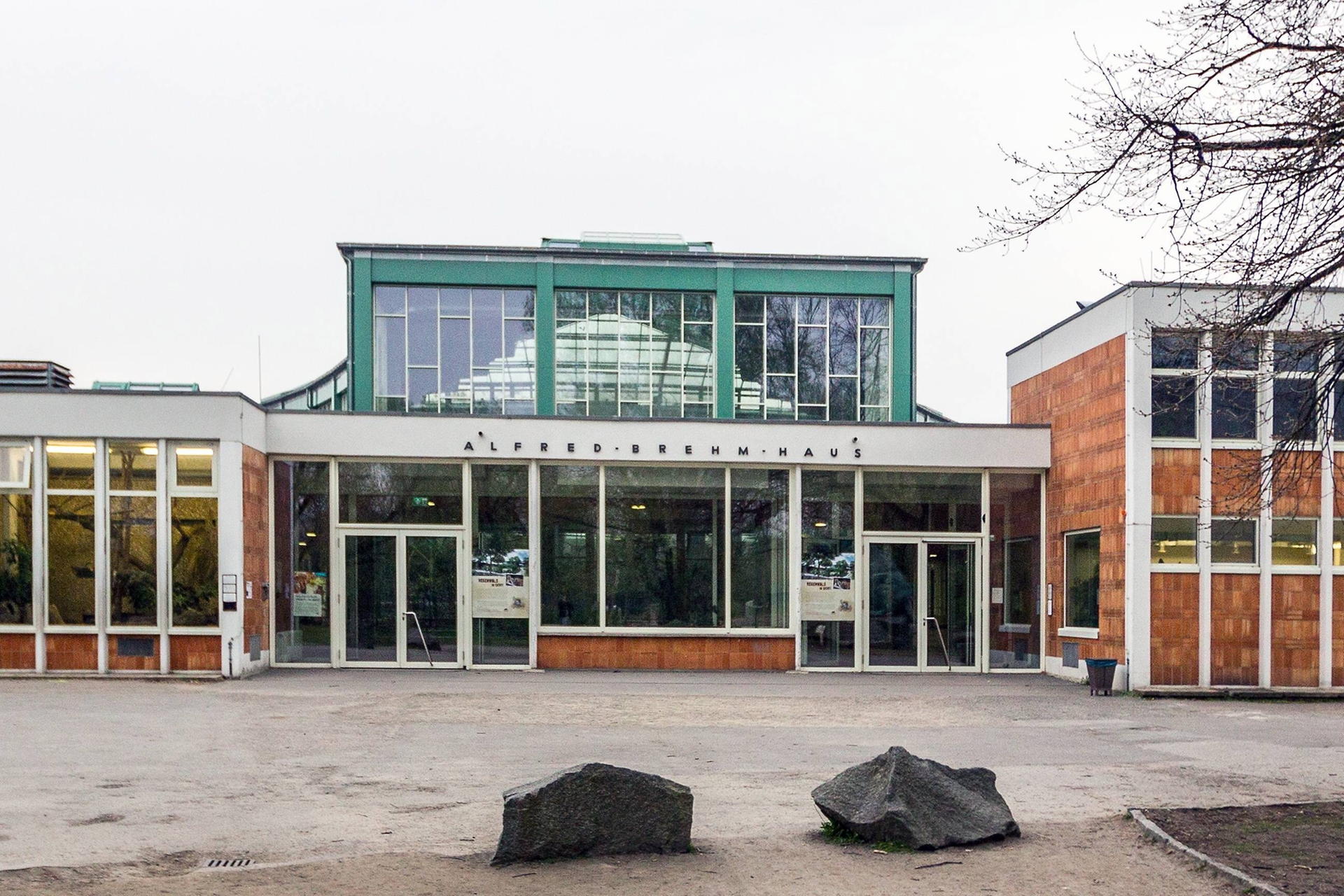 Das Alfred-Brehm-Haus vom Tierpark wird seit 2018 saniert. 