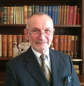 Christian Pestalozza ist emeritierter Professor für Staats- und Verwaltungsrecht an der FU Berlin. 